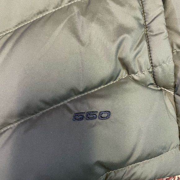 The North Face Olive Green Women’s 550 Puffer Vest, Size Small - Picture 6 of 12